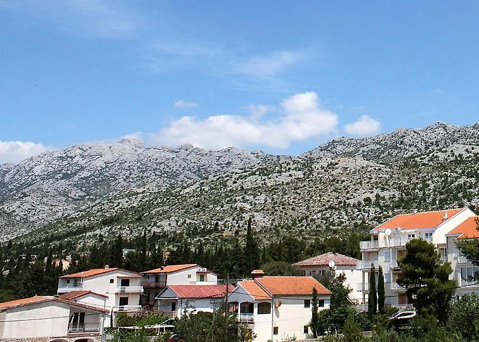 Gostinjska kuća Double Room Starigrad 6591B 3*